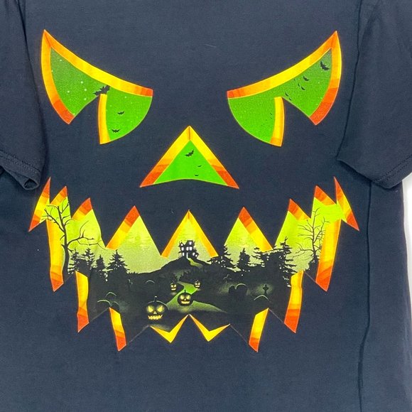 Halloween T-shirt Mean Green Pumpkin Face Scary Road Haunted House Bats Size L - Picture 2 of 6